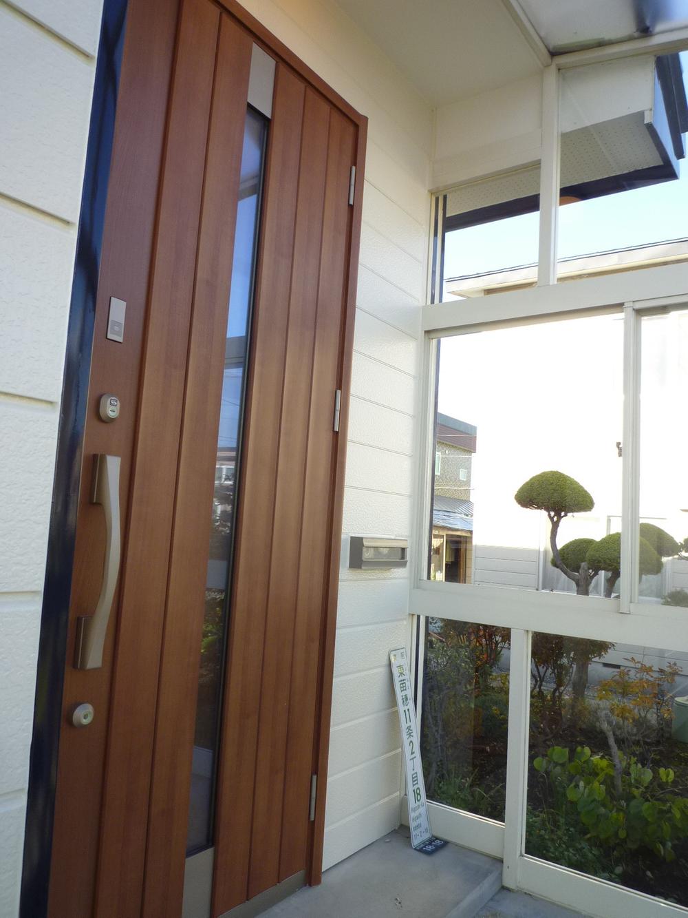 Entrance. Entrance with a windbreak room