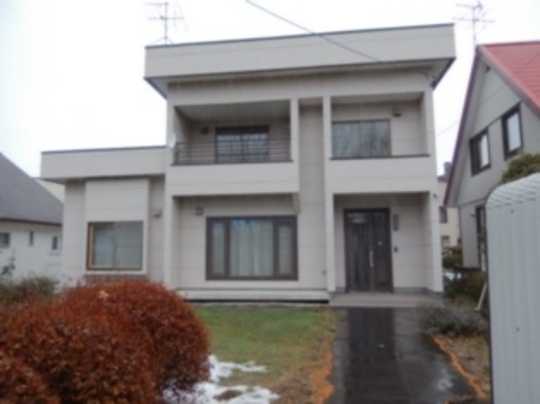 Local appearance photo. It is East House construction. South-facing day is good