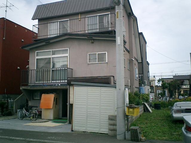 Local photos, including front road. Local (August 2012) shooting