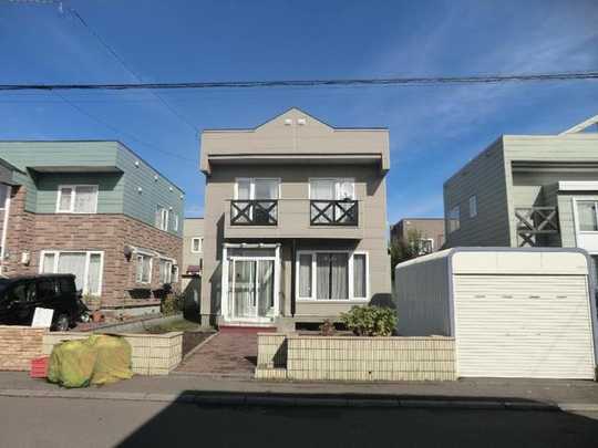 Local appearance photo. Property appearance. Now the front door approach part is laying the road heating