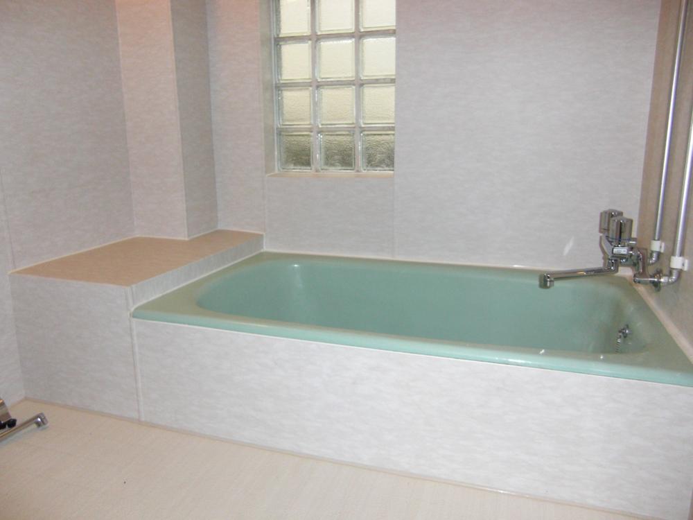 Bathroom. Local (10 May 2013) Shooting