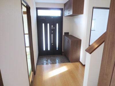 Entrance. Entrance door already replaced! Convenient storage with a shelf to organize shoes and accessories