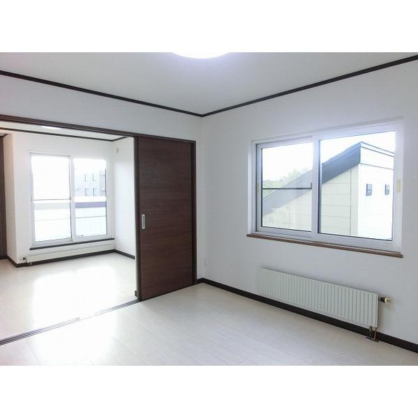 Non-living room. 3 Kaiyoshitsu