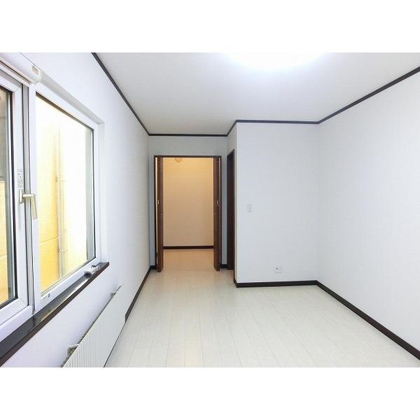 Non-living room. 2 Kaiyoshitsu