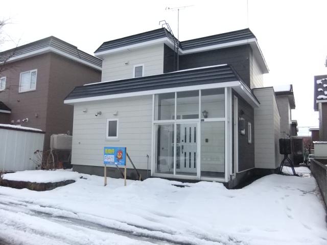 Local appearance photo. Local (12 May 2013) Shooting