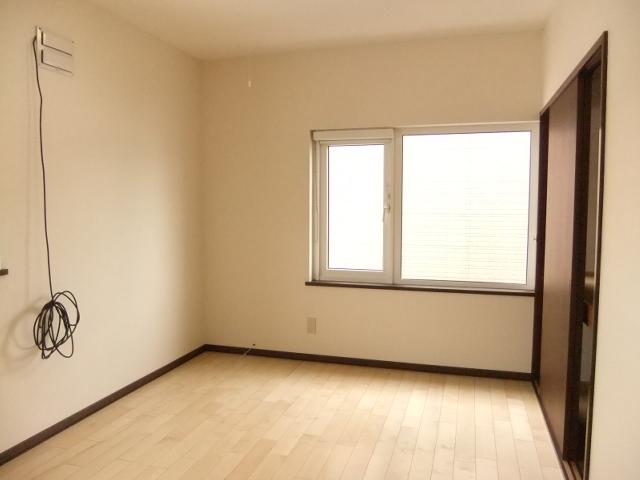 Non-living room. Indoor (12 May 2013) Shooting Western style room