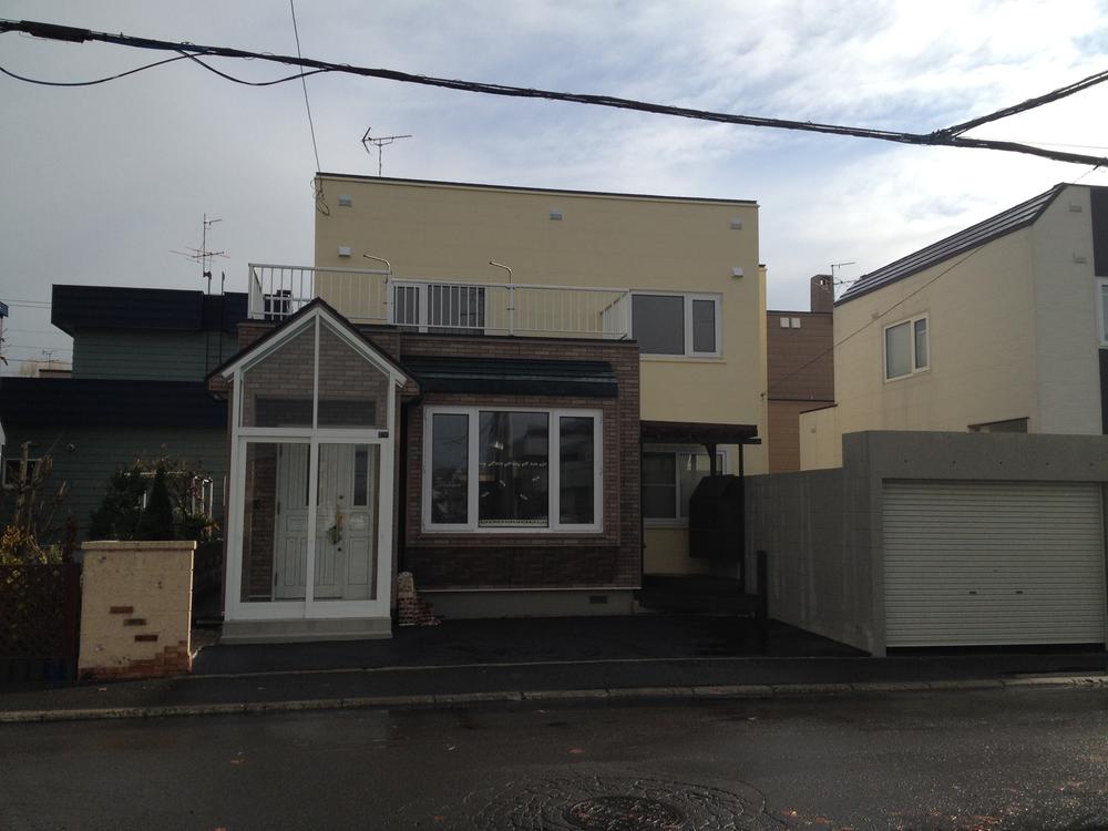 Local appearance photo. Local (11 May 2013) Shooting