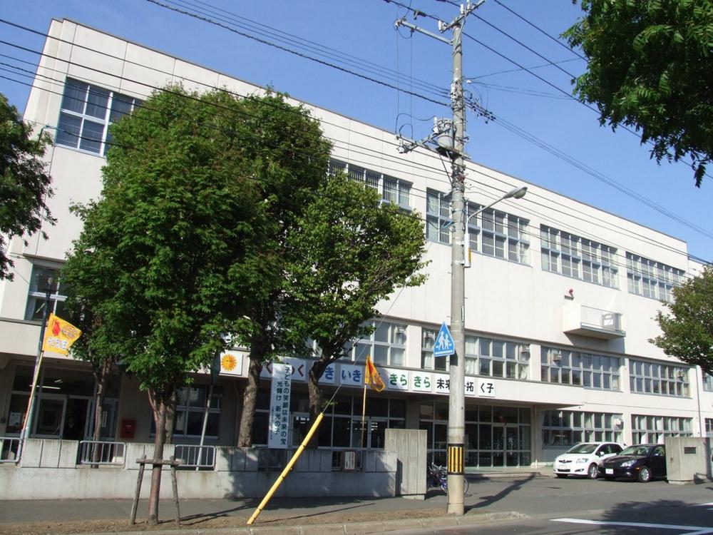 Other. Shinko Elementary School 3-minute walk