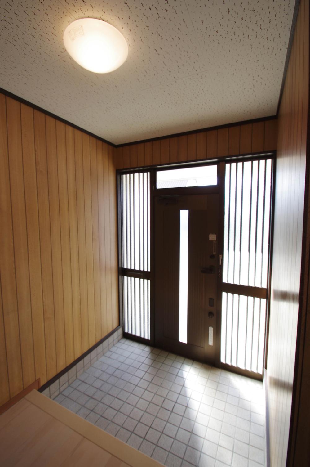 Entrance. Entrance hall