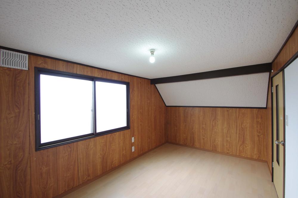 Non-living room. Western-style about 8.2 Pledge