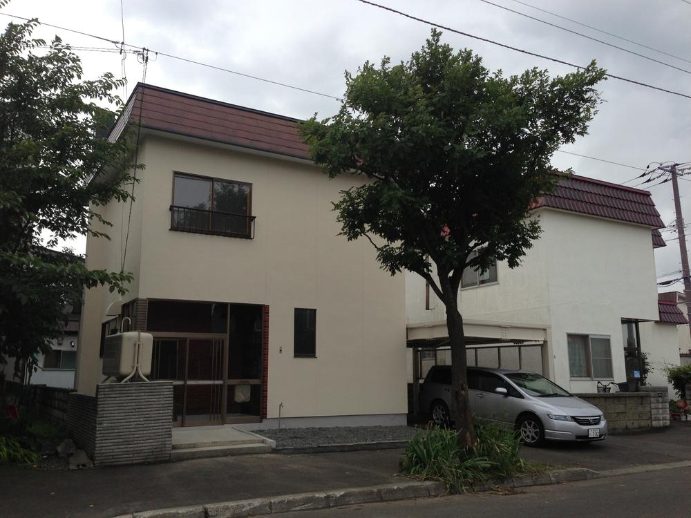 Local appearance photo. Already outer wall Roof Coatings