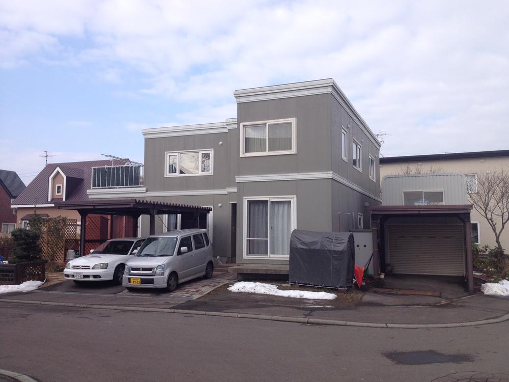 Local appearance photo. Building a state is good is a two-family house of Sekisui House construction