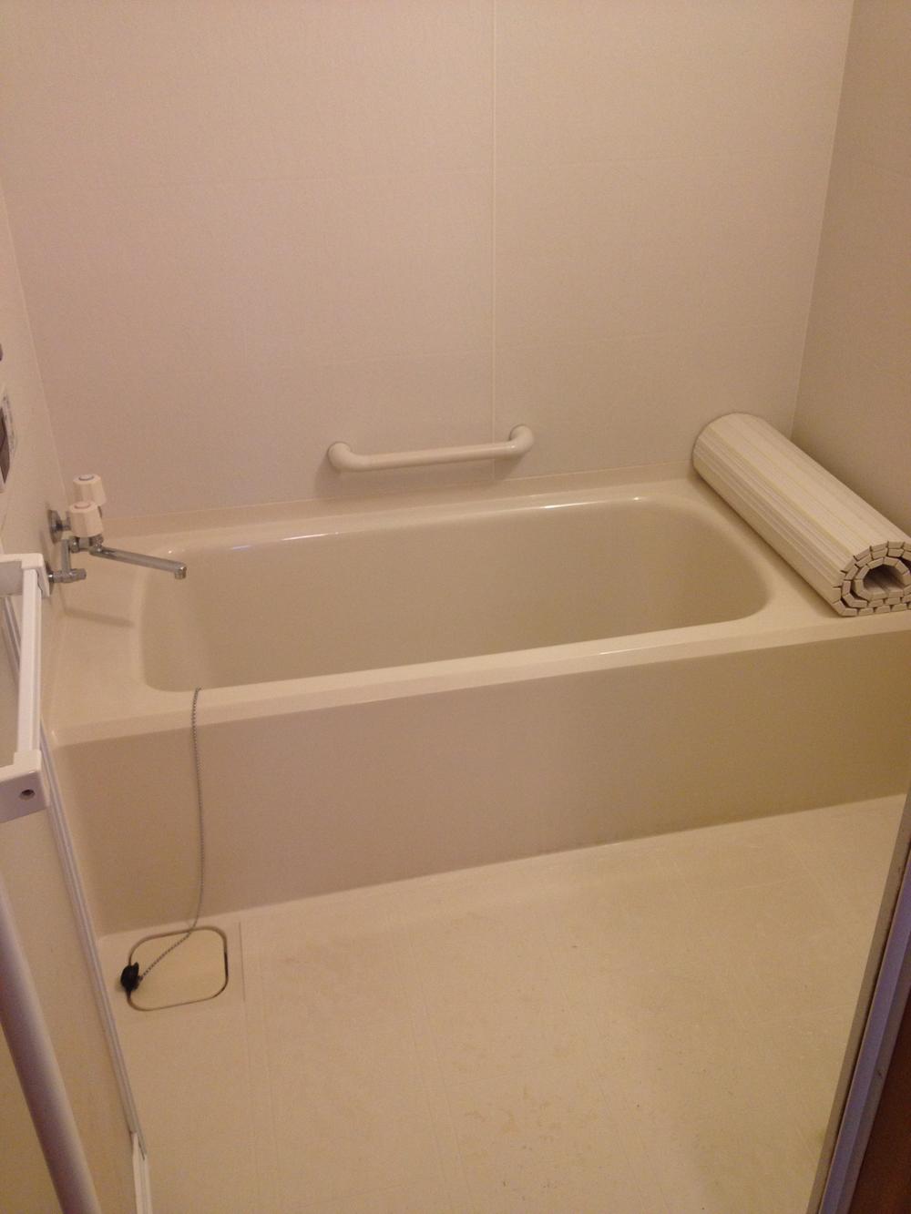 Bathroom. Local (11 May 2013) Shooting