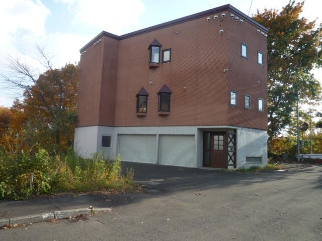 Local appearance photo. Local (11 May 2013) Shooting