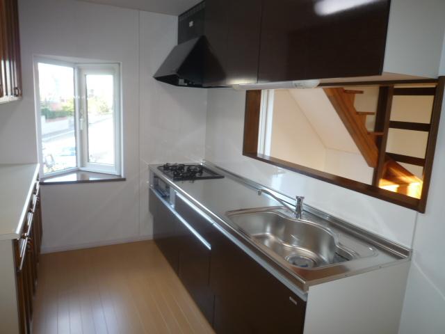 Kitchen. Local (11 May 2013) Shooting