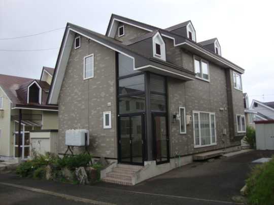 Local appearance photo. Exterior (1)