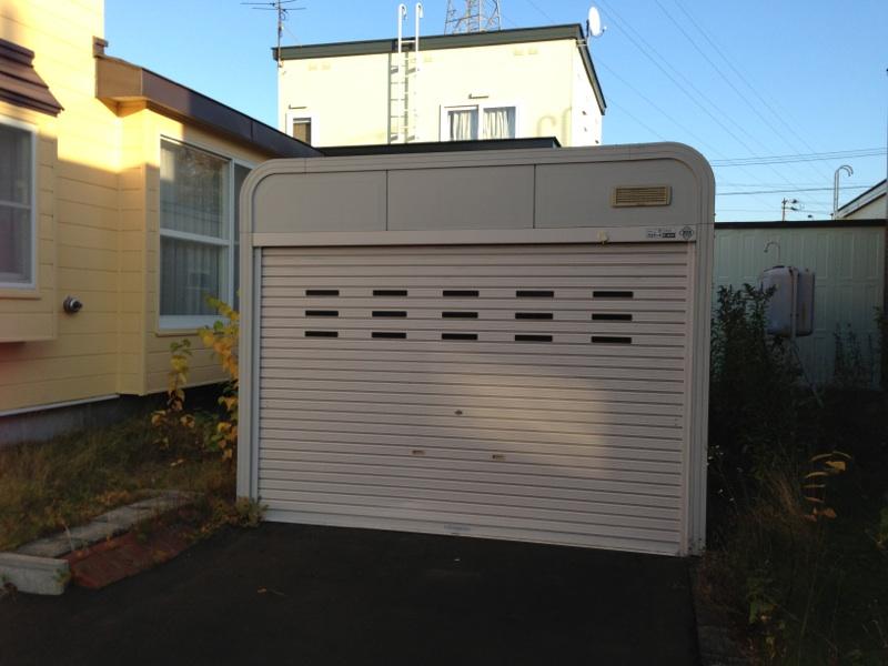 Parking lot. Cascade garage