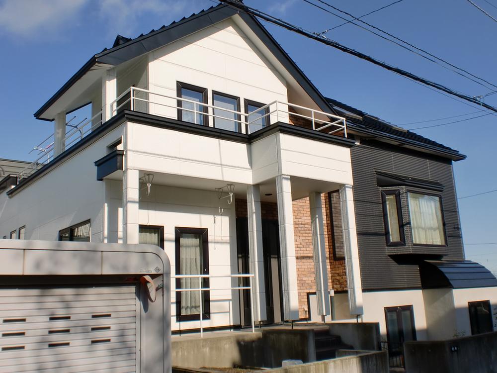 Local appearance photo. Local (11 May 2012) shooting