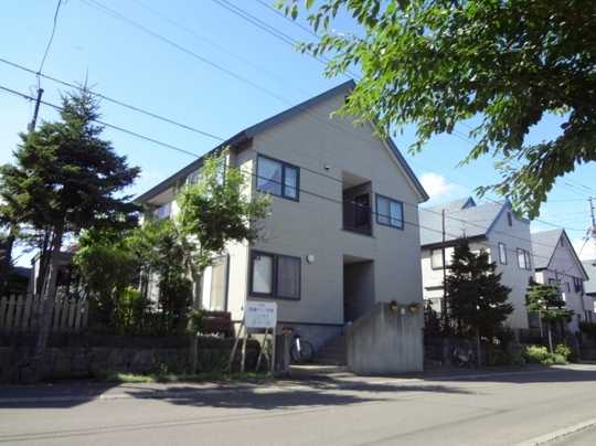 Local appearance photo. Exterior (1)