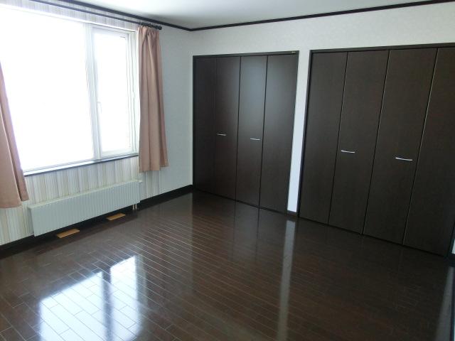 Non-living room. Second floor bedroom ・ Receipt