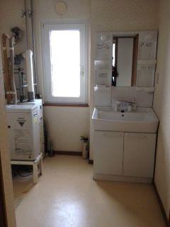 Wash basin, toilet. Indoor (12 May 2013) Shooting