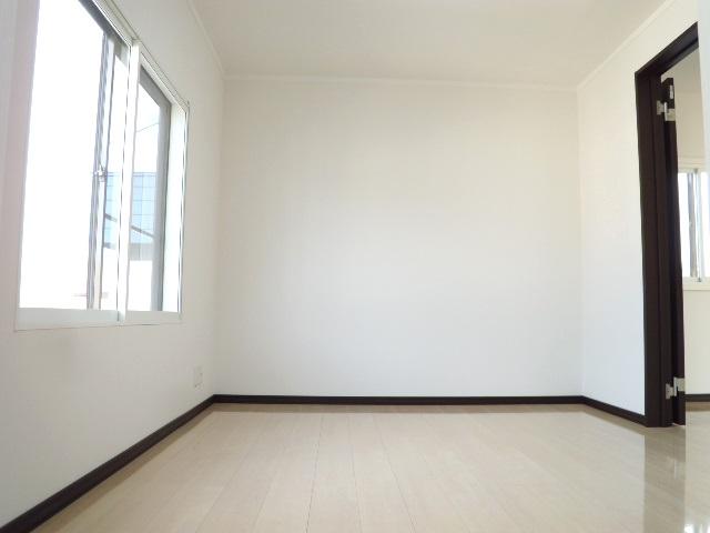 Non-living room. Indoor (11 May 2013) Shooting