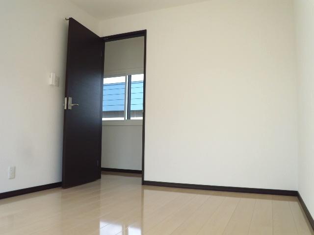 Non-living room. Indoor (11 May 2013) Shooting