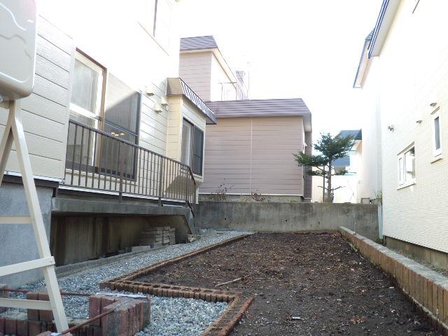 Garden. Local (11 May 2013) Shooting