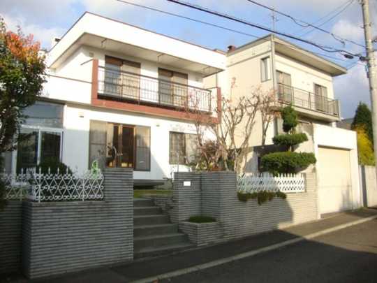 Local appearance photo. Exterior (1)