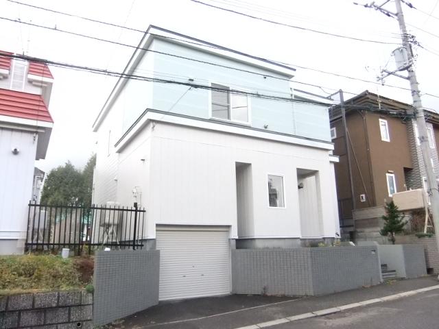 Local appearance photo. Local (11 May 2013) Shooting