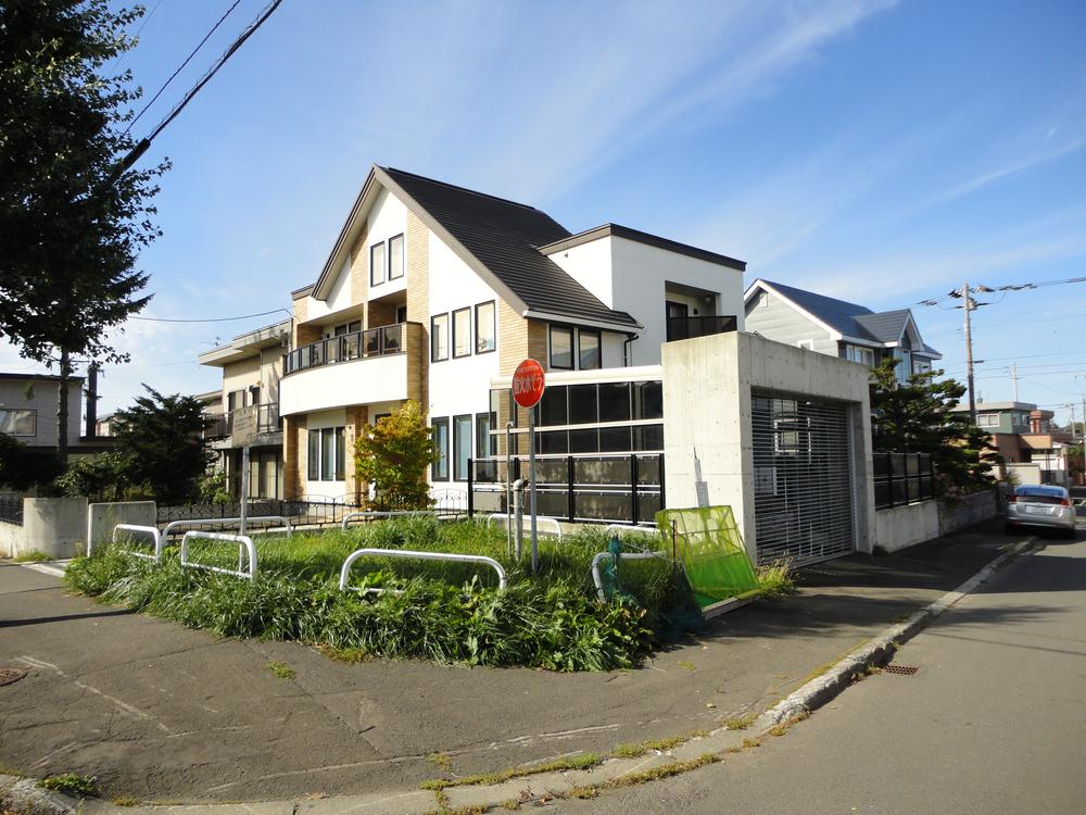 Local appearance photo