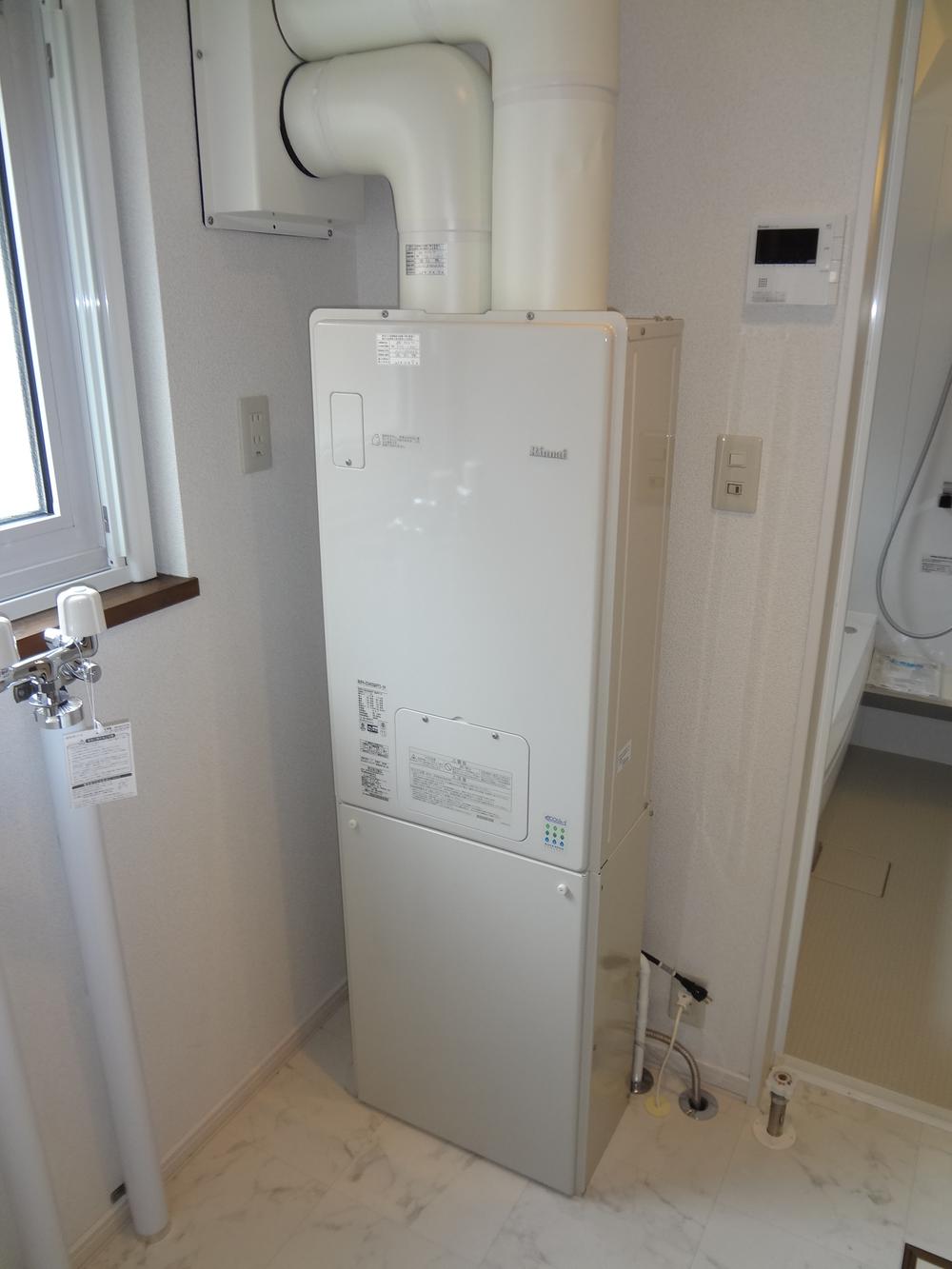 Wash basin, toilet. boiler