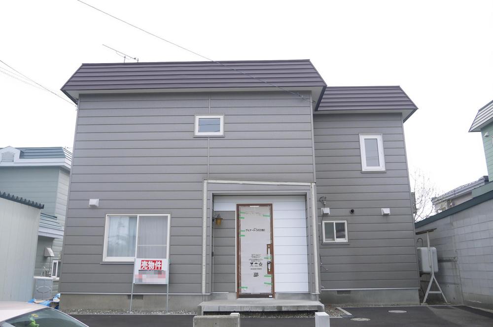 Local appearance photo