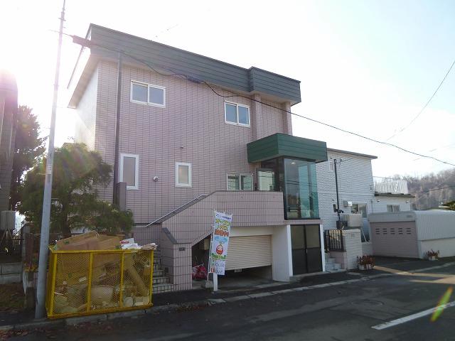 Local appearance photo. Local (11 May 2013) stuck shooting outer wall tile ・ All chamber floor warm house