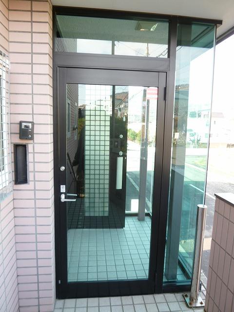 Entrance. Local (11 May 2013) Shooting