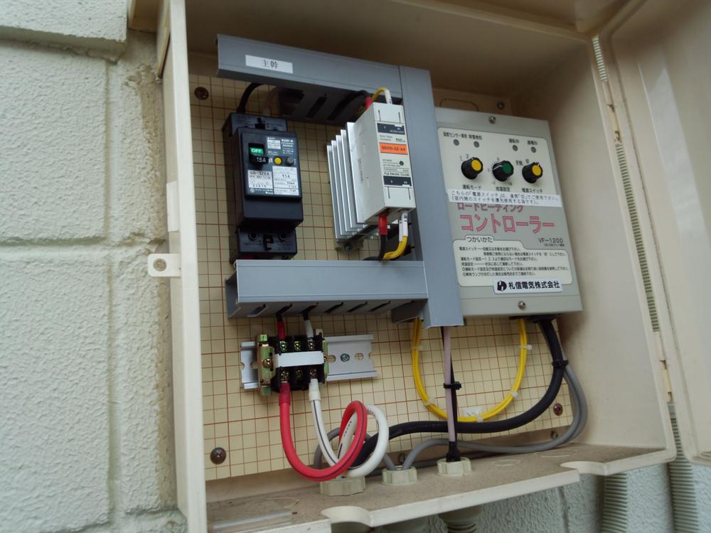 Other Equipment. Entrance hood before landing are load heating. Operation not yet verification per before the snow piles up. (Operation check schedule)