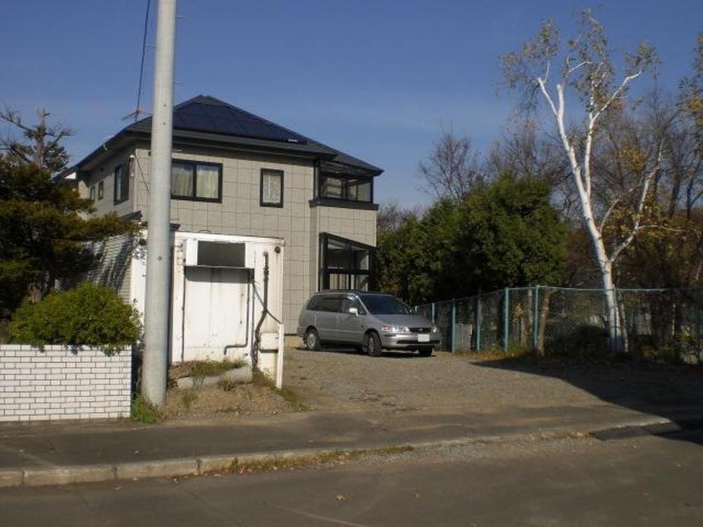 Local appearance photo. Local (11 May 2011) Shooting