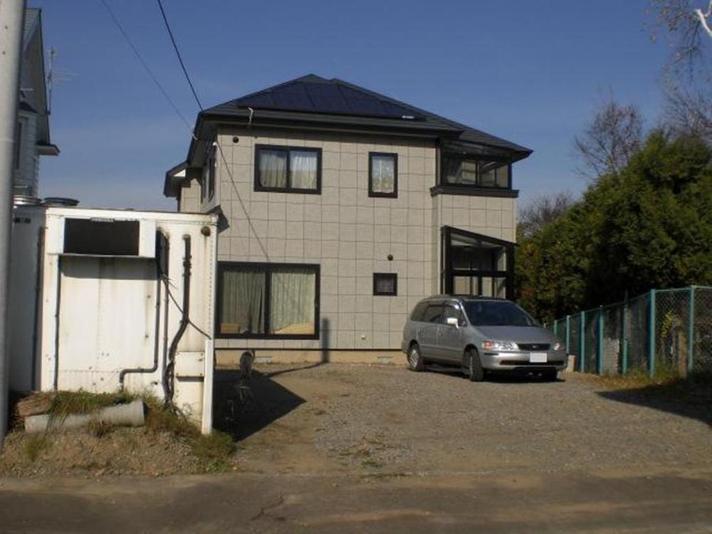 Local appearance photo. Local (11 May 2011) Shooting