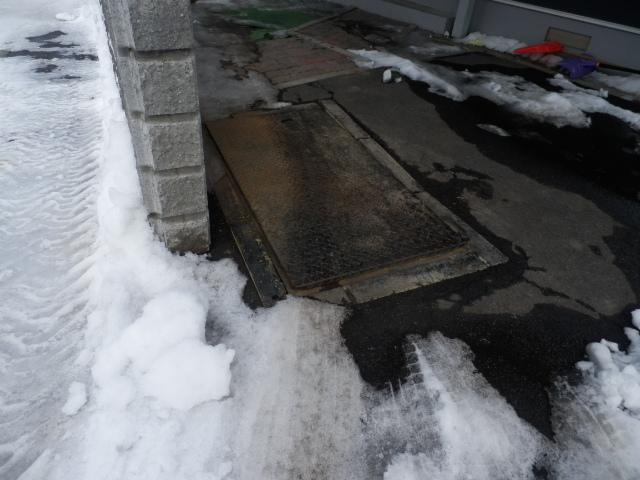 Other. Snow melting groove