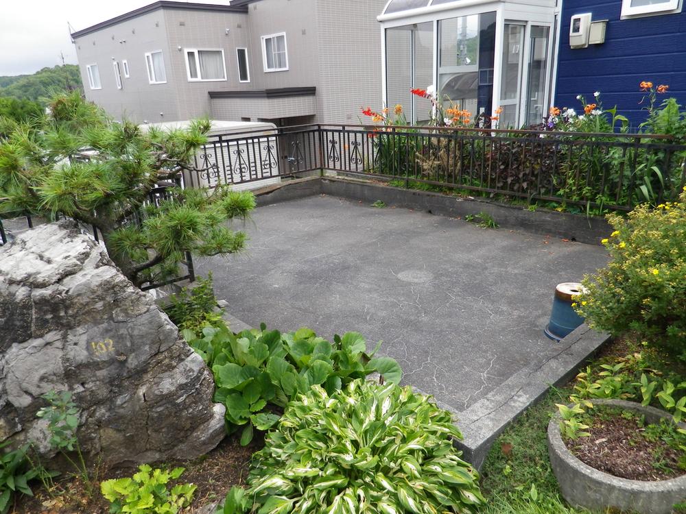 Garden. Local (August 2013) Shooting