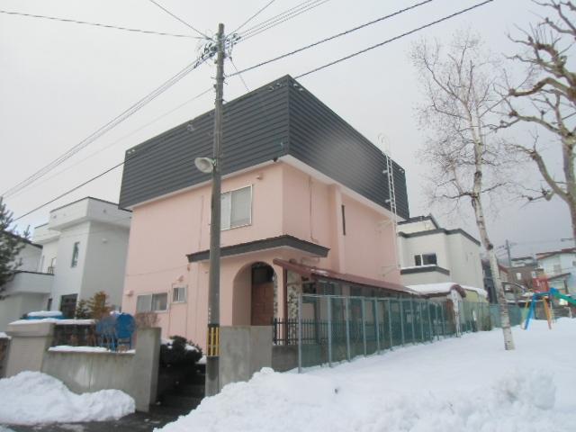 Local appearance photo. Local (12 May 2013) Shooting