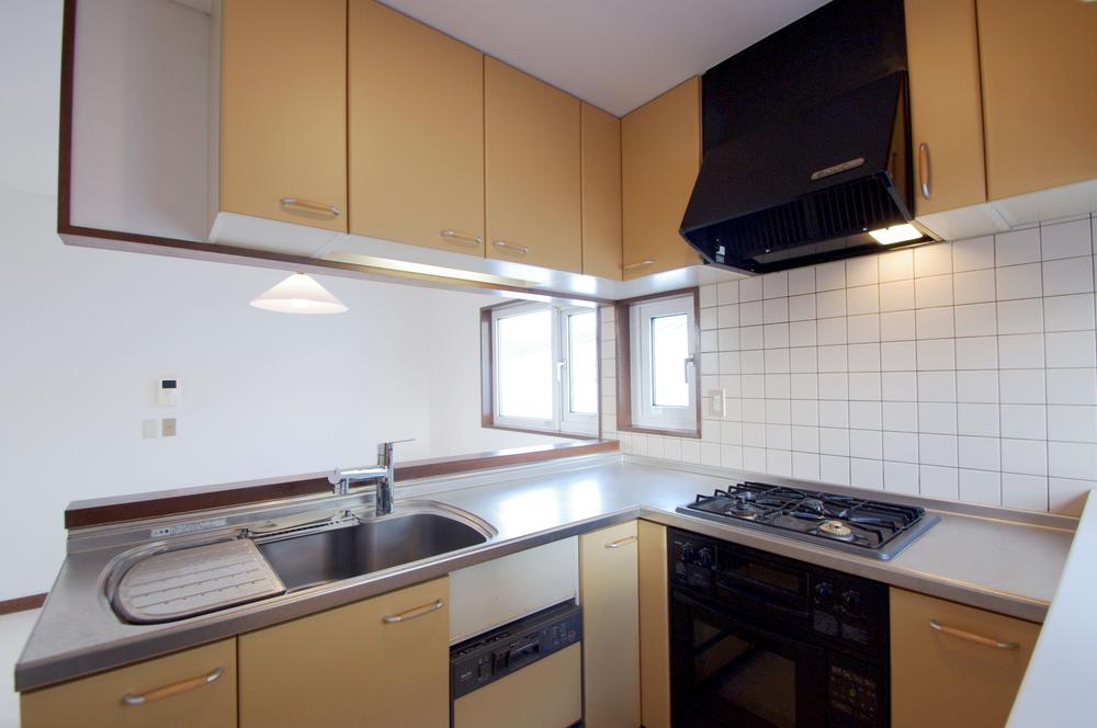 Kitchen. System kitchen