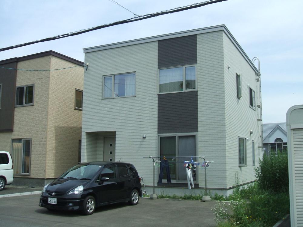 Local appearance photo. Fully tiled