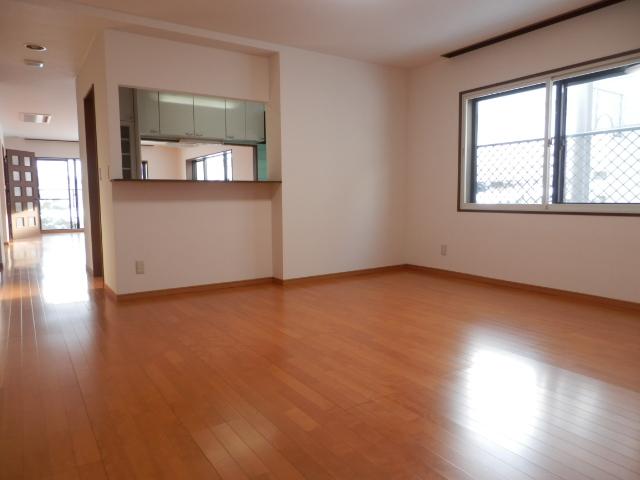 Non-living room. Second floor playroom