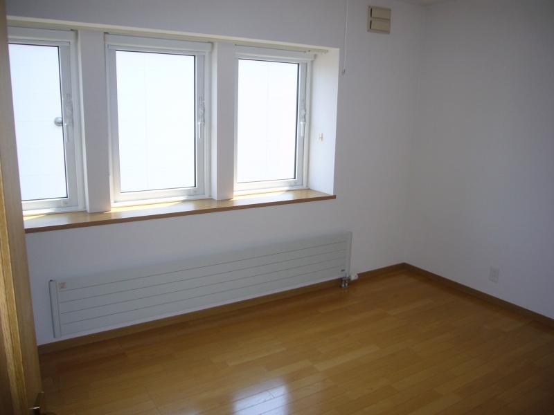 Non-living room. 2 Kaiyoshitsu 2