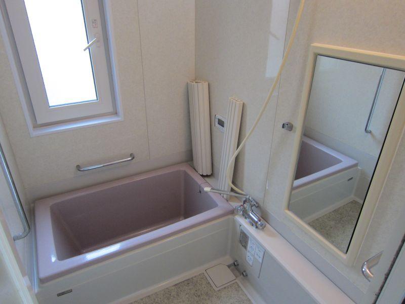 Bathroom. Indoor (12 May 2013) Shooting