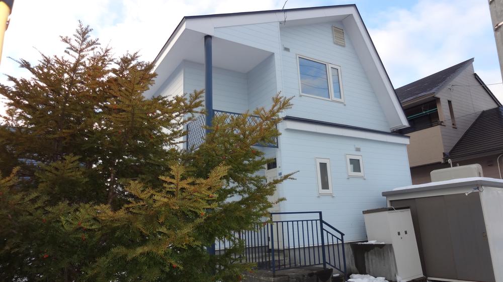 Local appearance photo. Local (12 May 2013) Shooting