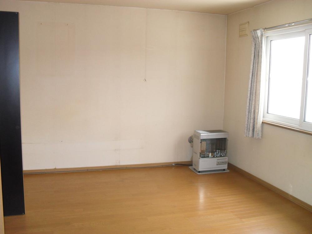 Non-living room. Indoor (12 May 2013) Shooting