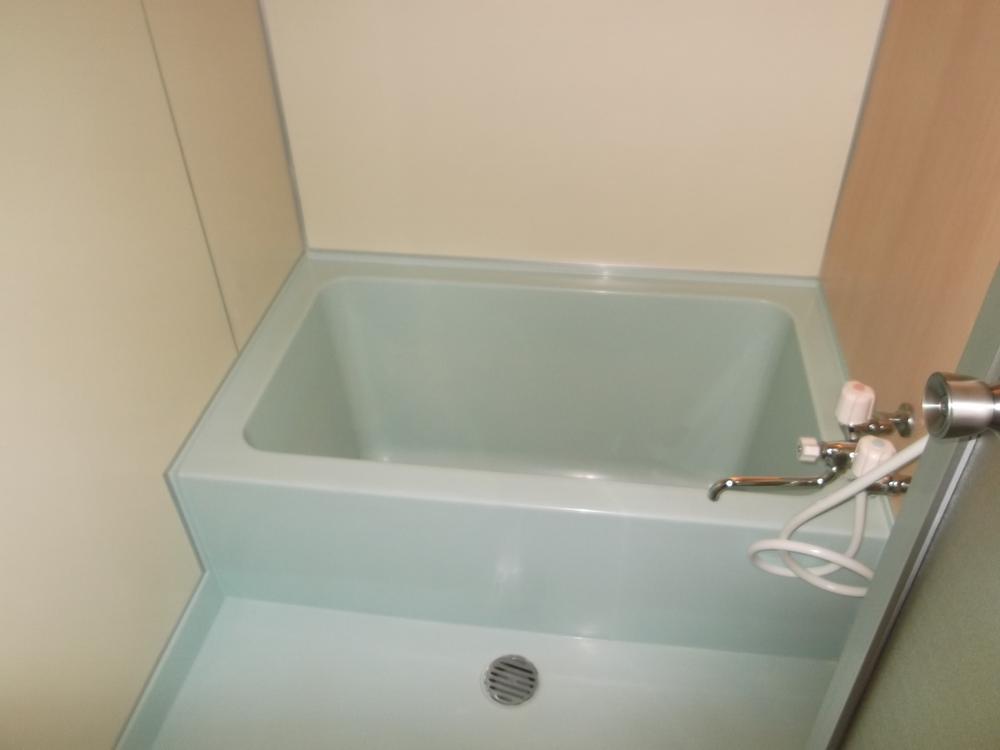 Bathroom. Indoor (11 May 2013) Shooting