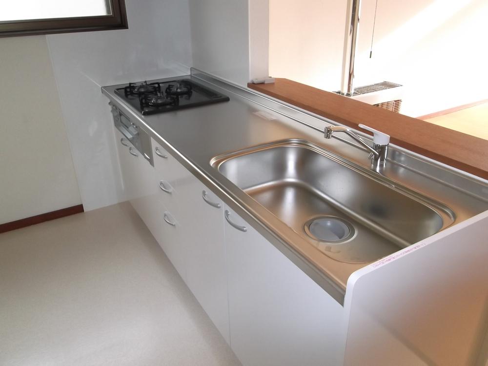 Kitchen. Indoor (11 May 2013) Shooting